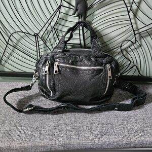 Núnoo | Washed Black Leather Crossbody Bag